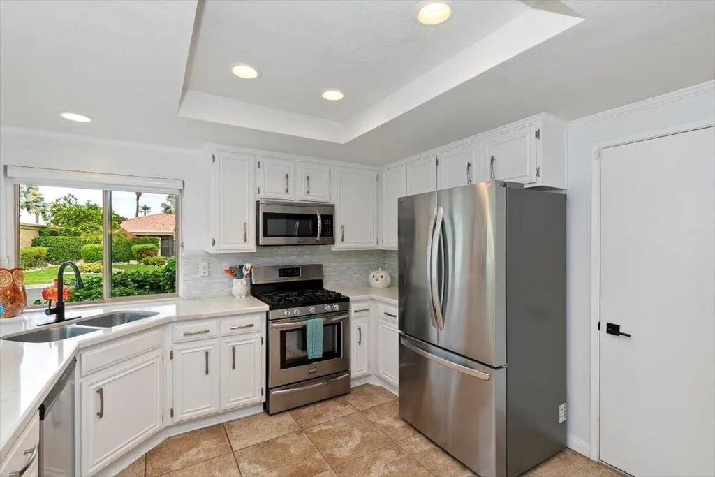 44509 Sorrento Court, Palm Desert, California 92260 home-pic-13