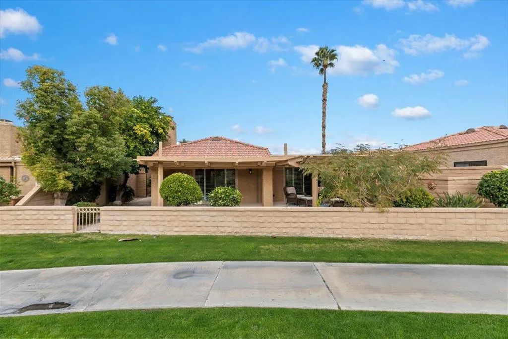 44509 Sorrento Court, Palm Desert, California 92260 home-pic-38