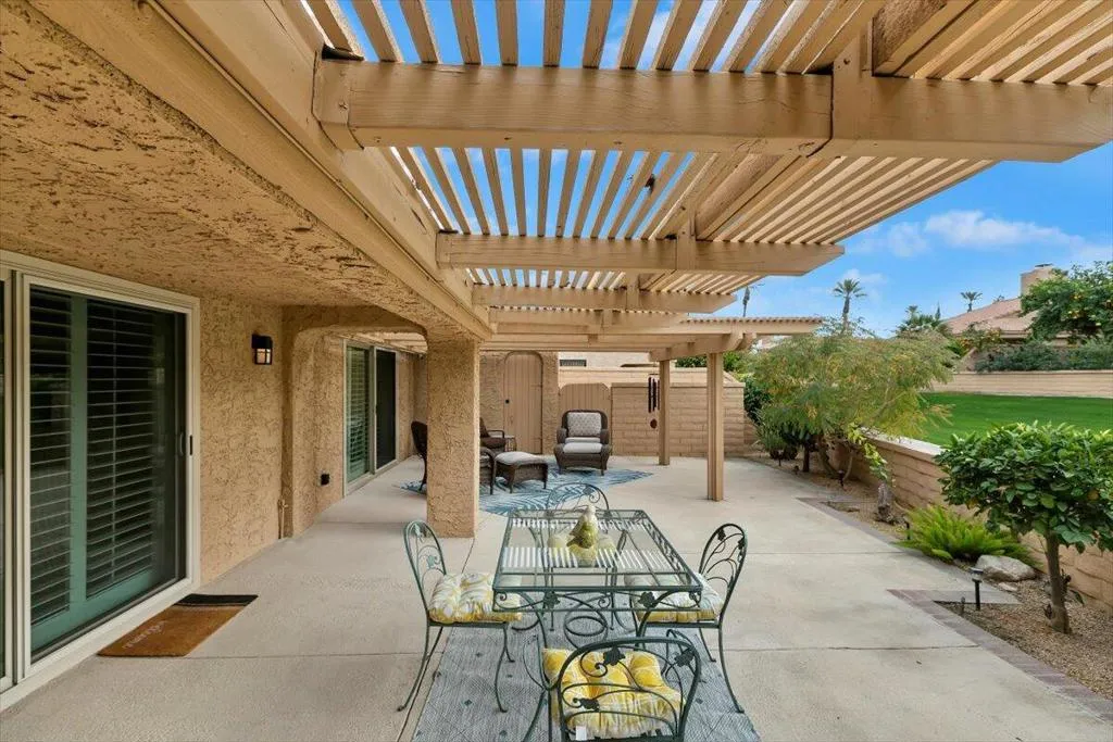44509 Sorrento Court, Palm Desert, California 92260 home-pic-31