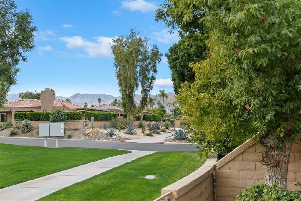 44509 Sorrento Court, Palm Desert, California 92260 home-pic-39