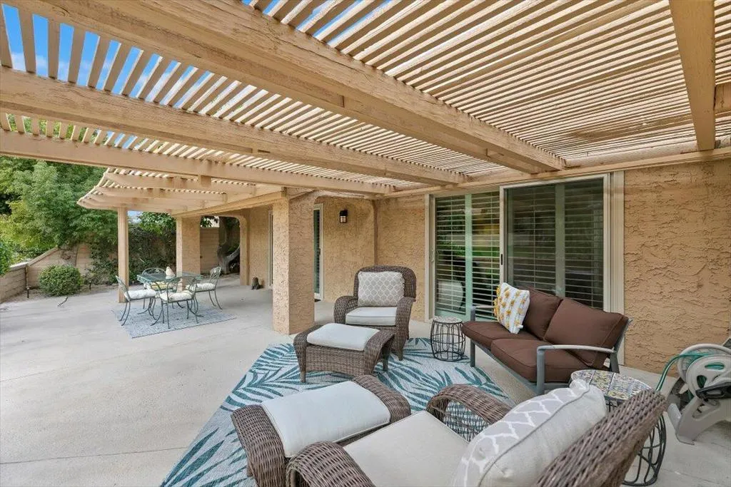 44509 Sorrento Court, Palm Desert, California 92260 home-pic-35