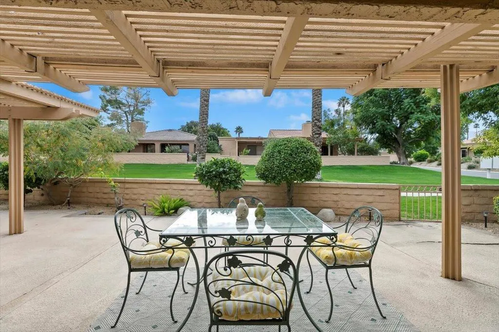 44509 Sorrento Court, Palm Desert, California 92260 home-pic-33