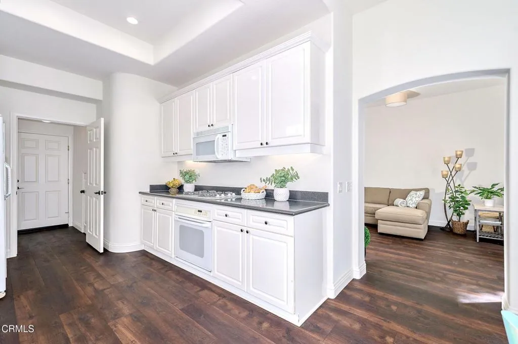 914 Corte Augusta, Camarillo, California 93010 home-pic-32