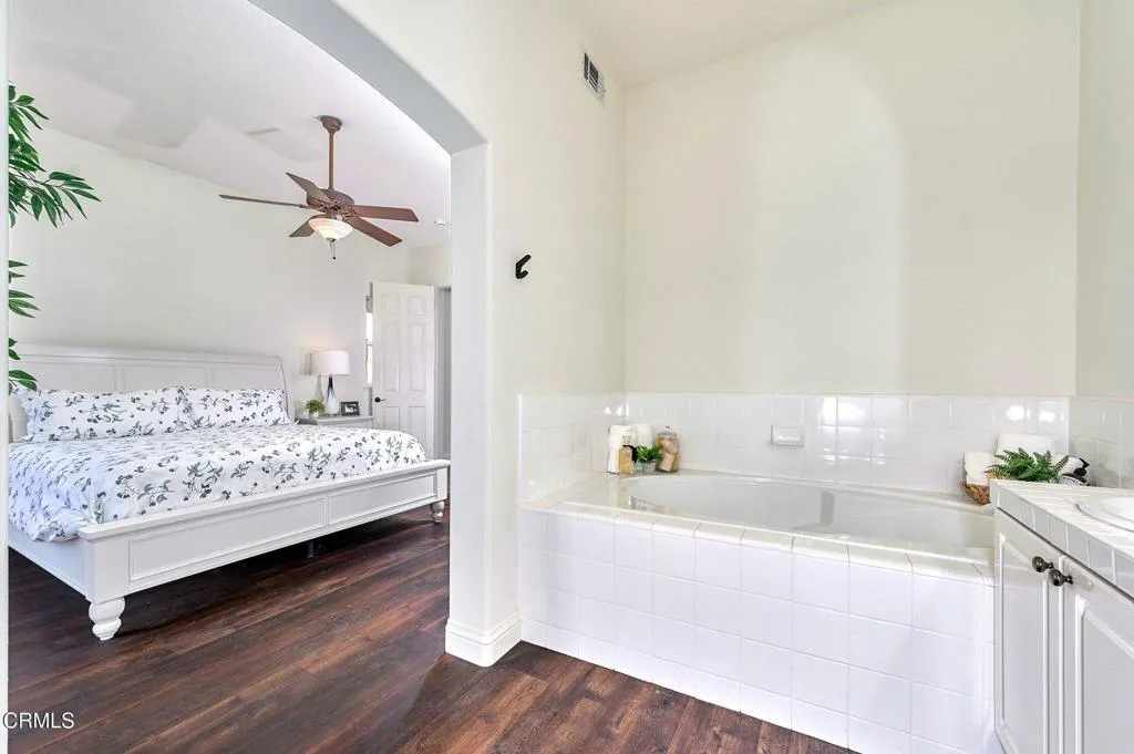 914 Corte Augusta, Camarillo, California 93010 home-pic-19