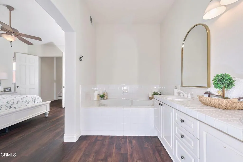 914 Corte Augusta, Camarillo, California 93010 home-pic-46