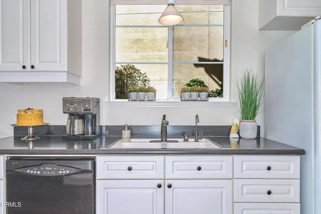 914 Corte Augusta, Camarillo, California 93010 home-pic-36