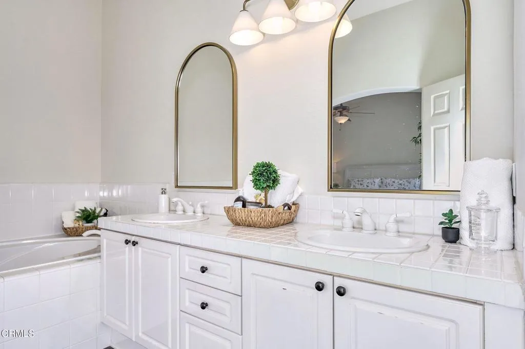 914 Corte Augusta, Camarillo, California 93010 home-pic-21