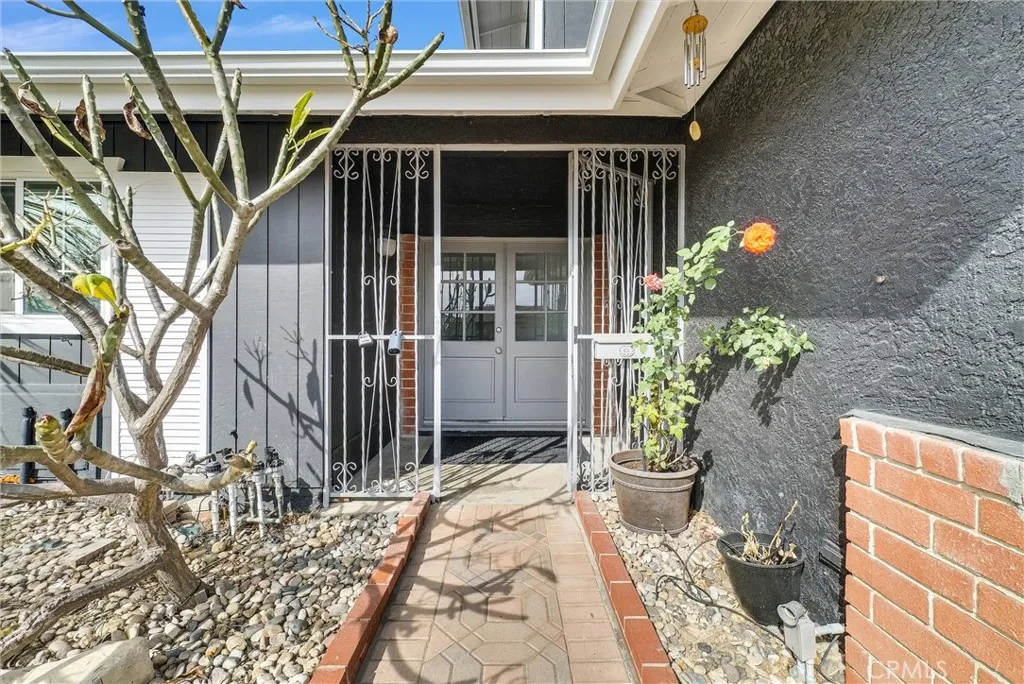 1879 E Cyrene, Carson, California 90746 home-pic-4