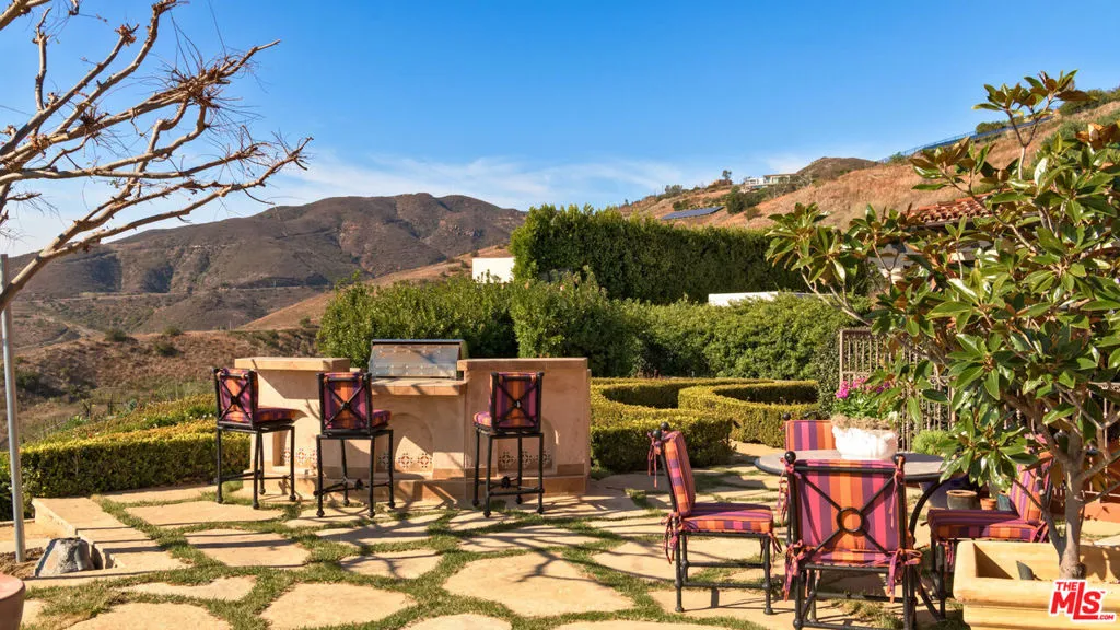 6093 Murphy Way, Malibu, California 90265 home-pic-30