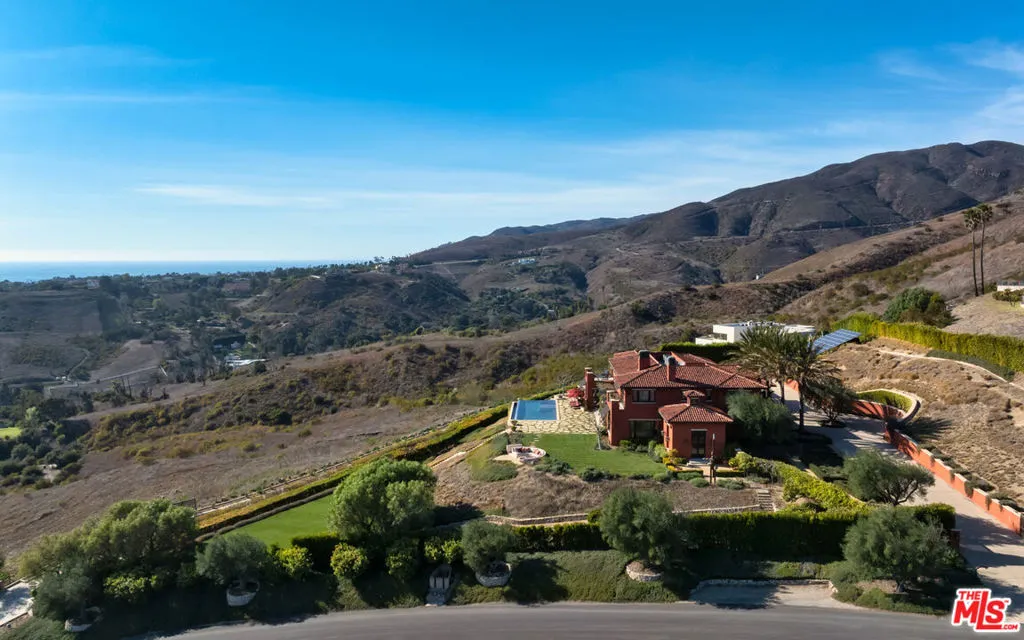 6093 Murphy Way, Malibu, California 90265 home-pic-4