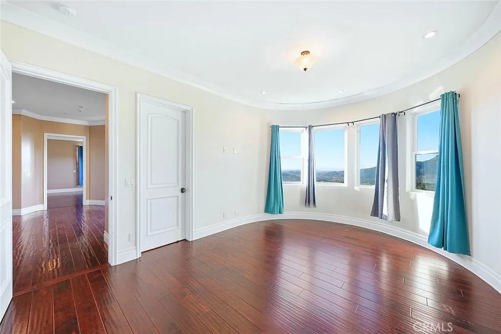 4430 Rosebank, La Canada Flintridge, California 91011 home-pic-25