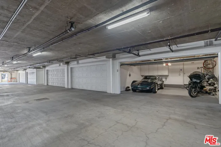 Spacious 2 Car Garage with Dir