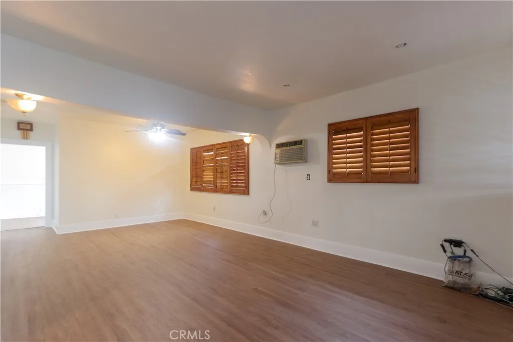 1111 W 54th, Los Angeles, California 90037 home-pic-4