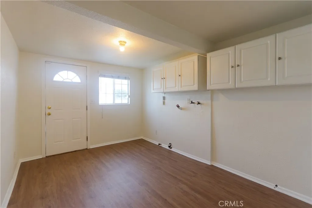 1111 W 54th, Los Angeles, California 90037 home-pic-11