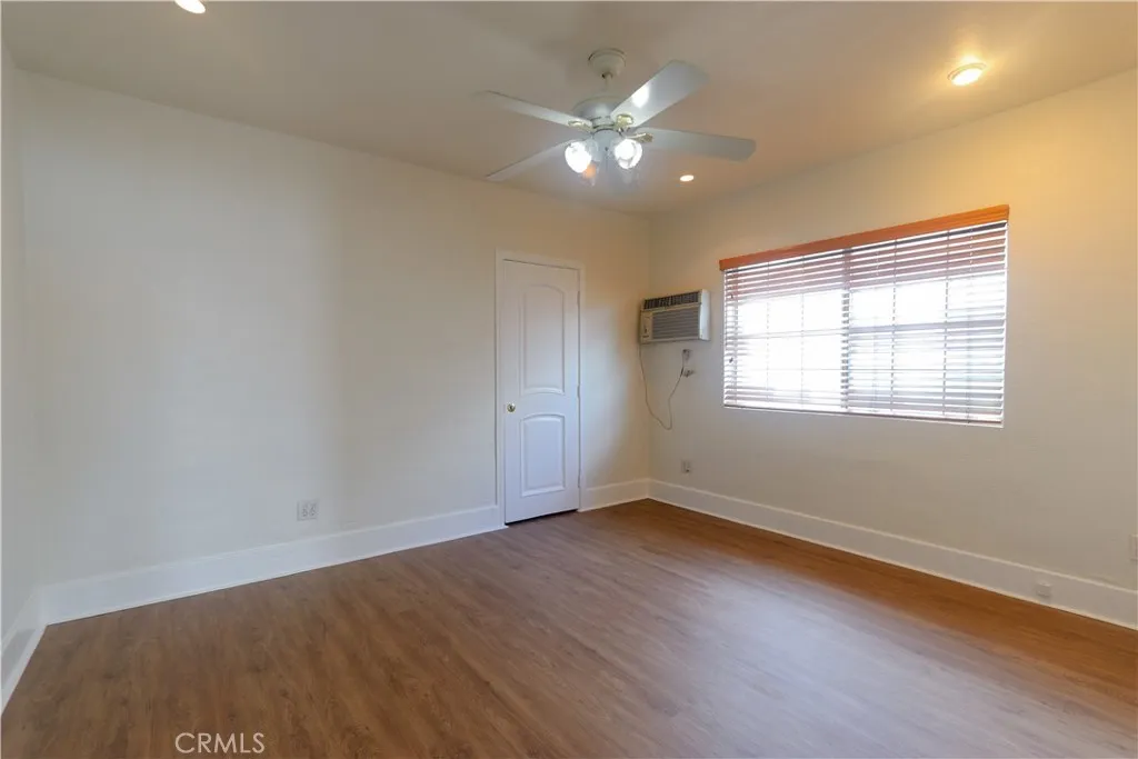 1111 W 54th, Los Angeles, California 90037 home-pic-12