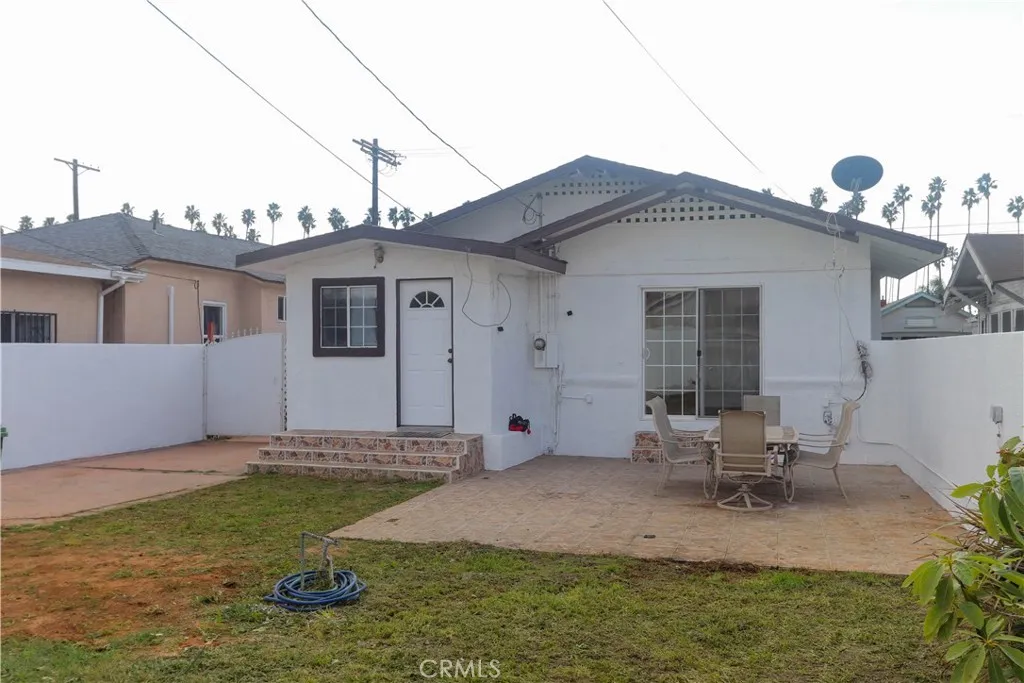 1111 W 54th, Los Angeles, California 90037 home-pic-20