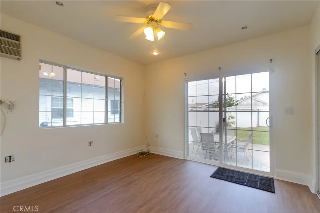 1111 W 54th, Los Angeles, California 90037 home-pic-15