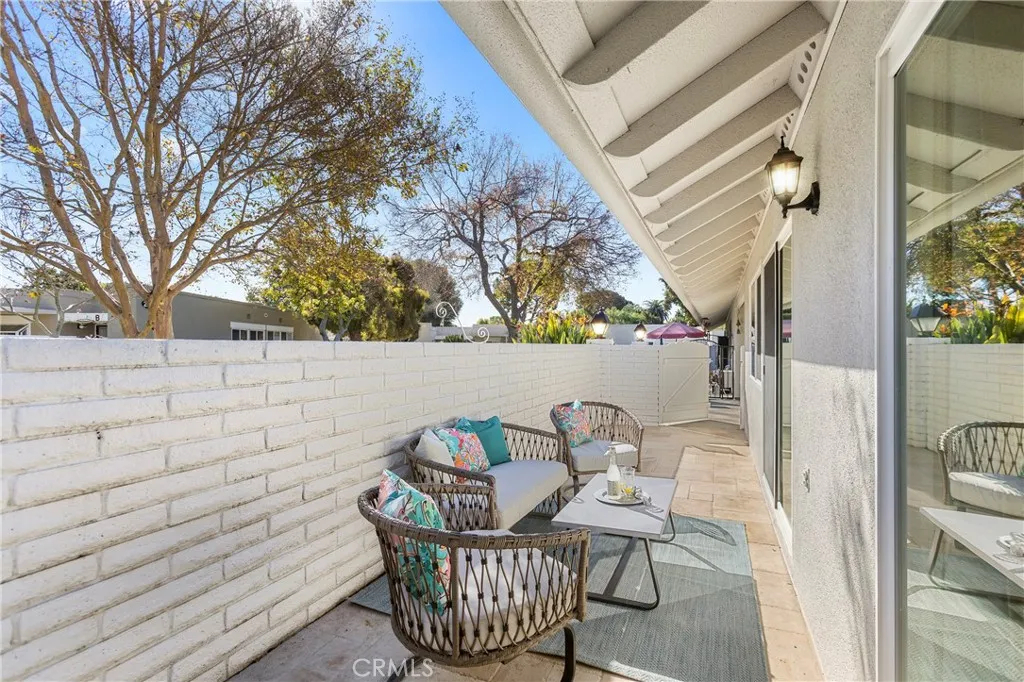 2046 Via Mariposa E Unit P, Laguna Woods, California 92637 home-pic-20