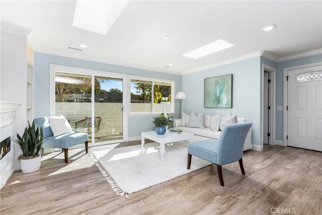 2046 Via Mariposa E Unit P, Laguna Woods, California 92637 home-pic-8