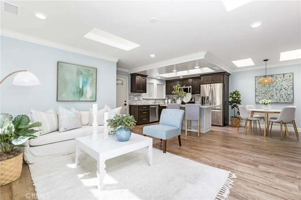 2046 Via Mariposa E Unit P, Laguna Woods, California 92637 home-pic-7