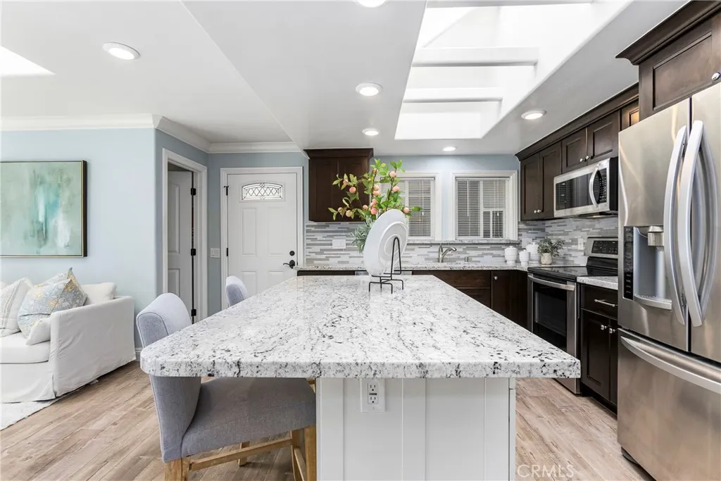 2046 Via Mariposa E Unit P, Laguna Woods, California 92637 home-pic-5