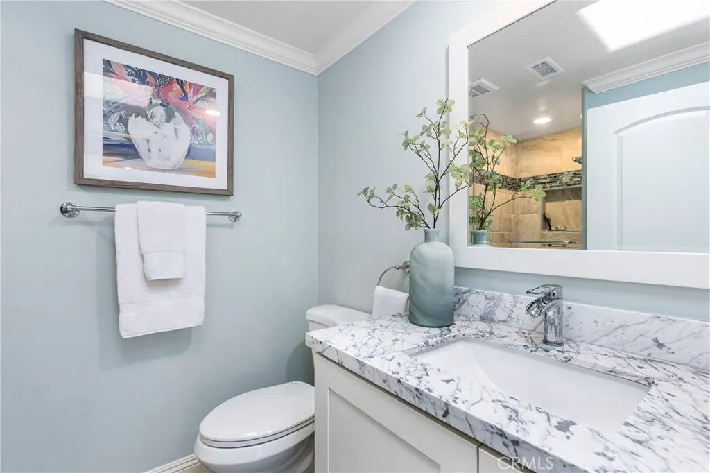 2046 Via Mariposa E Unit P, Laguna Woods, California 92637 home-pic-17