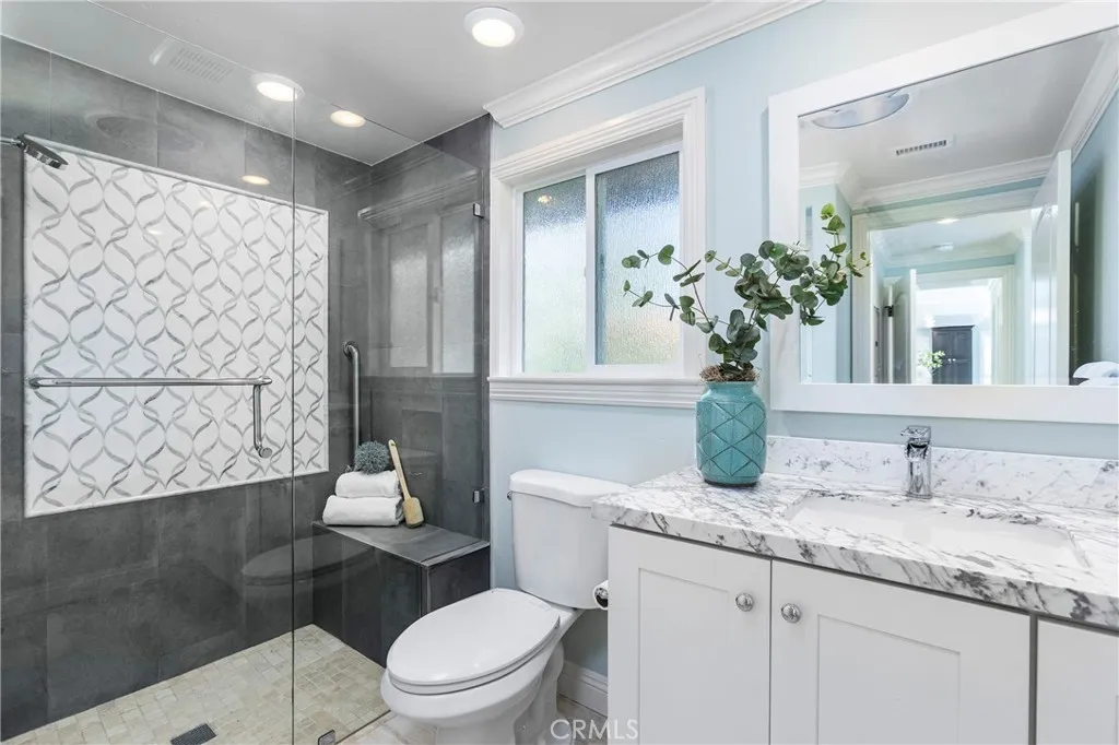 2046 Via Mariposa E Unit P, Laguna Woods, California 92637 home-pic-13