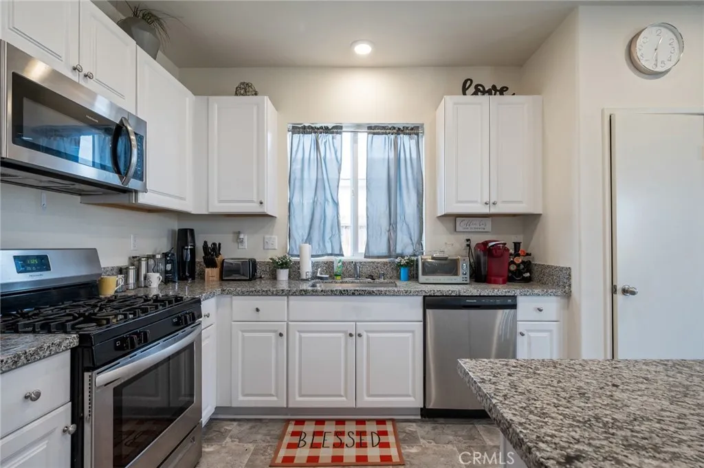 11458 Helena Street, Adelanto, California 92301 home-pic-18