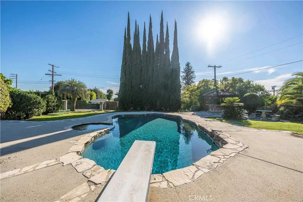 569 N Barranca Avenue, Glendora, California 91741 home-pic-38