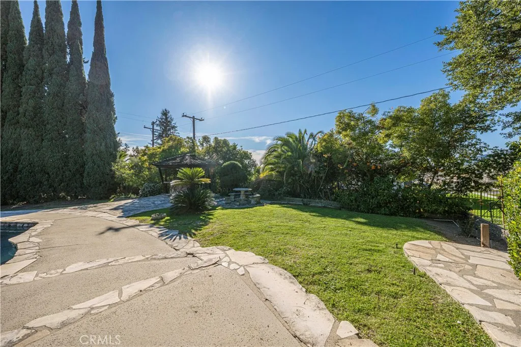 569 N Barranca Avenue, Glendora, California 91741 home-pic-34