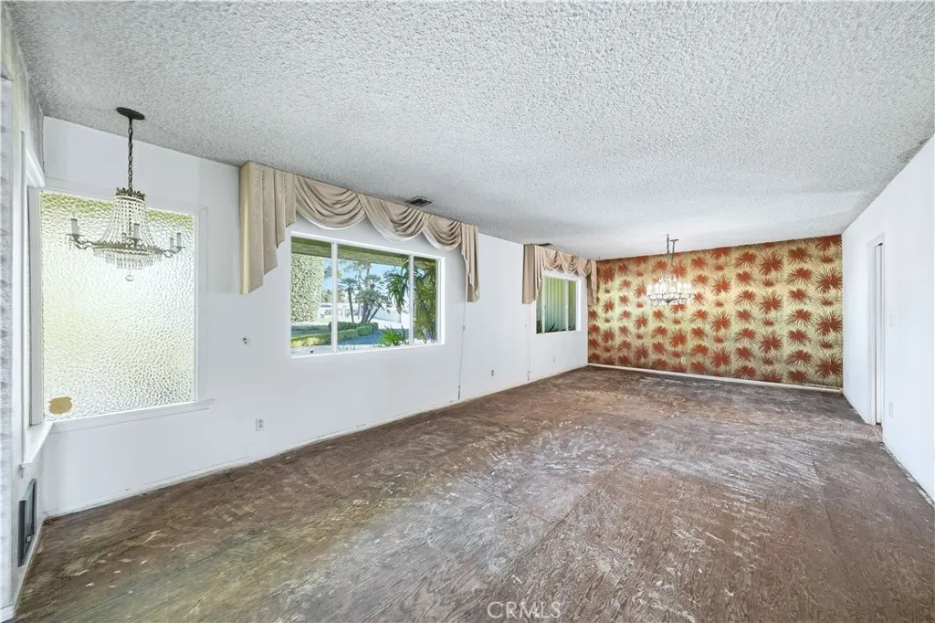 569 N Barranca Avenue, Glendora, California 91741 home-pic-7