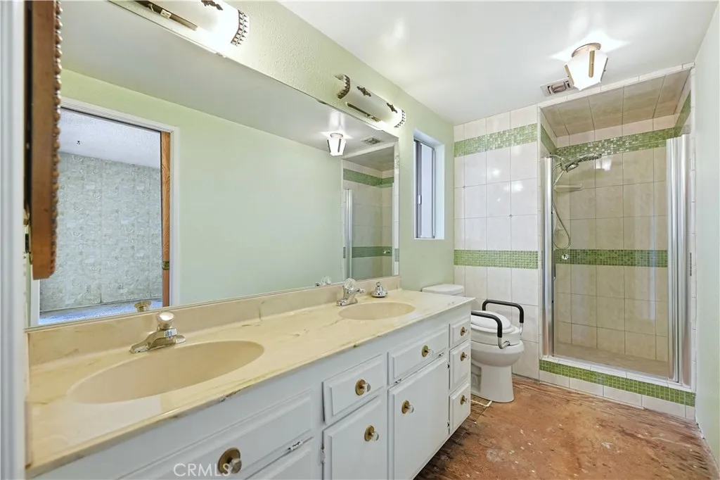 569 N Barranca Avenue, Glendora, California 91741 home-pic-17