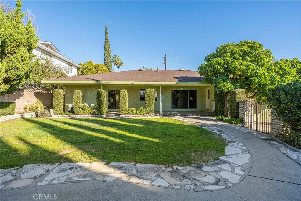 569 N Barranca Avenue, Glendora, California 91741 home-pic-42