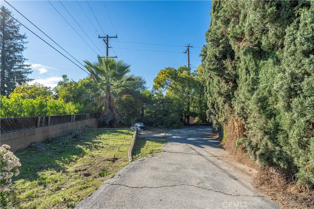 569 N Barranca Avenue, Glendora, California 91741 home-pic-44