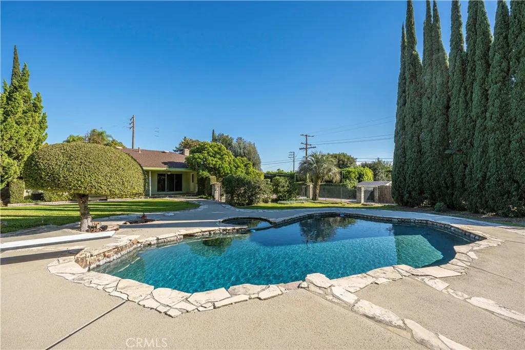 569 N Barranca Avenue, Glendora, California 91741 home-pic-39