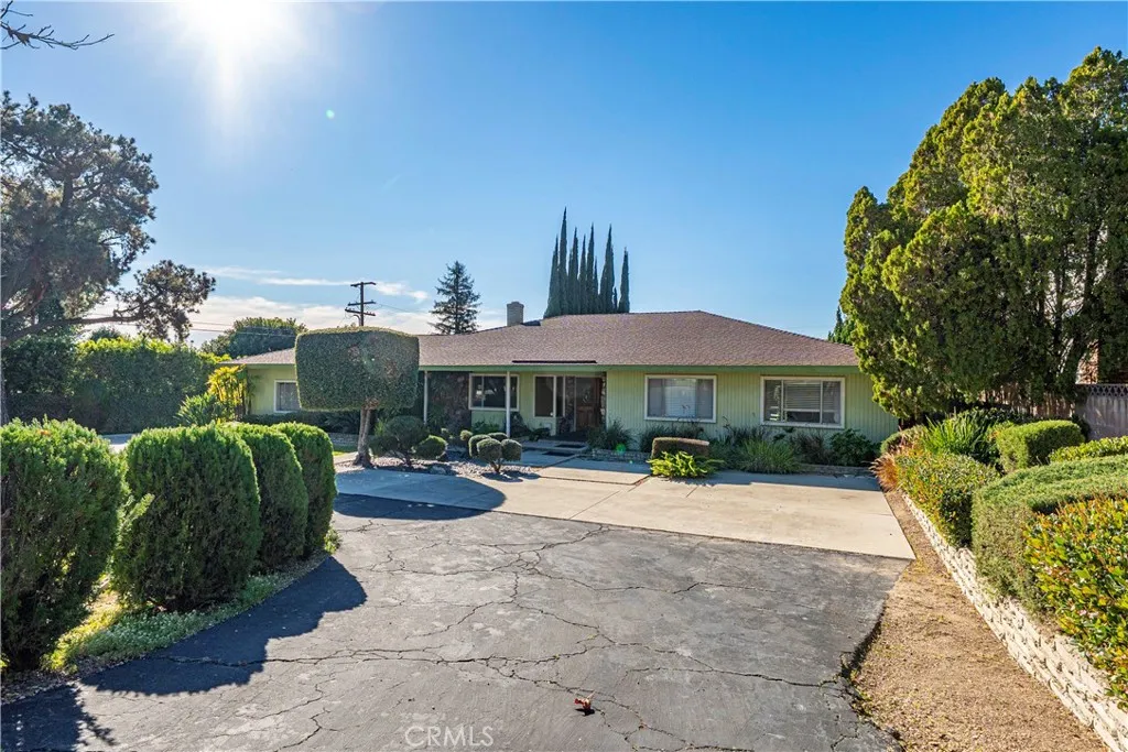569 N Barranca Avenue, Glendora, California 91741 home-pic-43