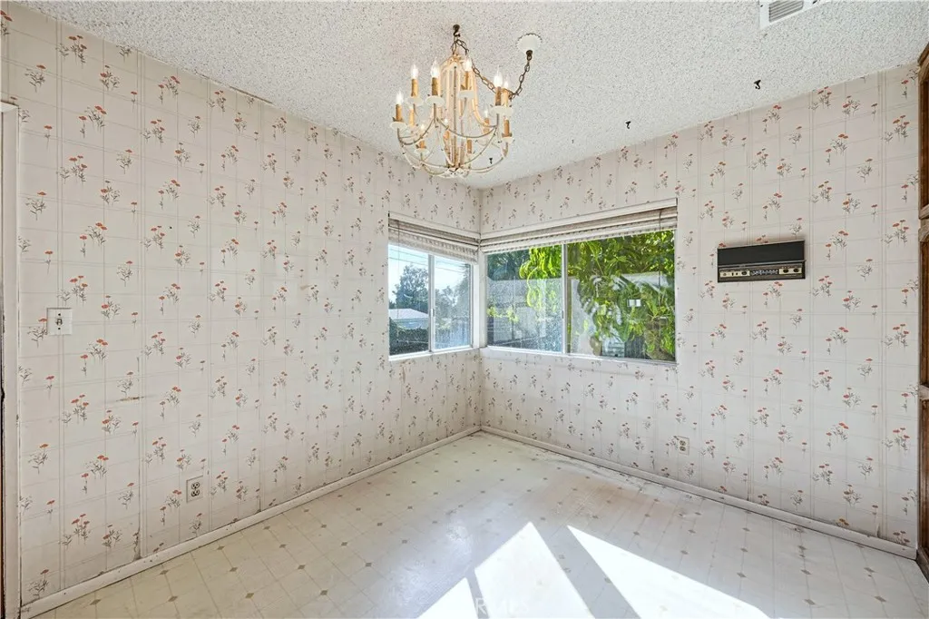 569 N Barranca Avenue, Glendora, California 91741 home-pic-14