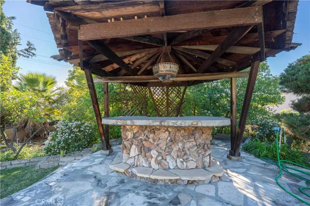 569 N Barranca Avenue, Glendora, California 91741 home-pic-28