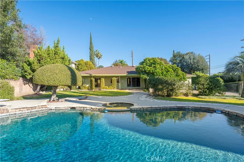 569 N Barranca Avenue, Glendora, California 91741 home-pic-41
