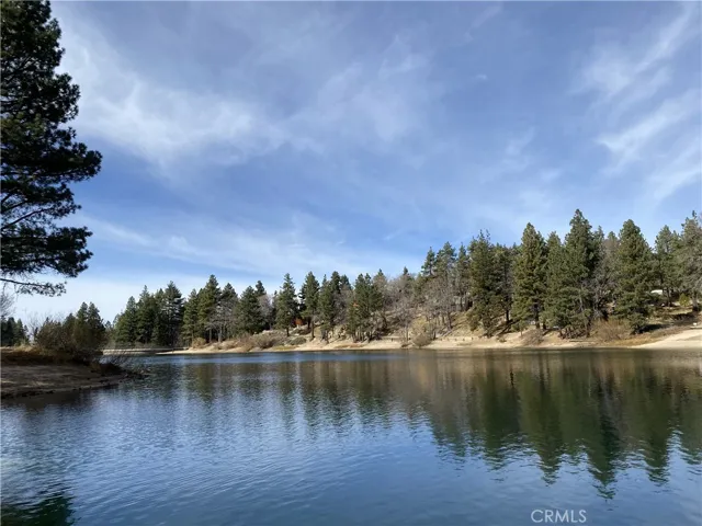 Short Stroll To The Lake!