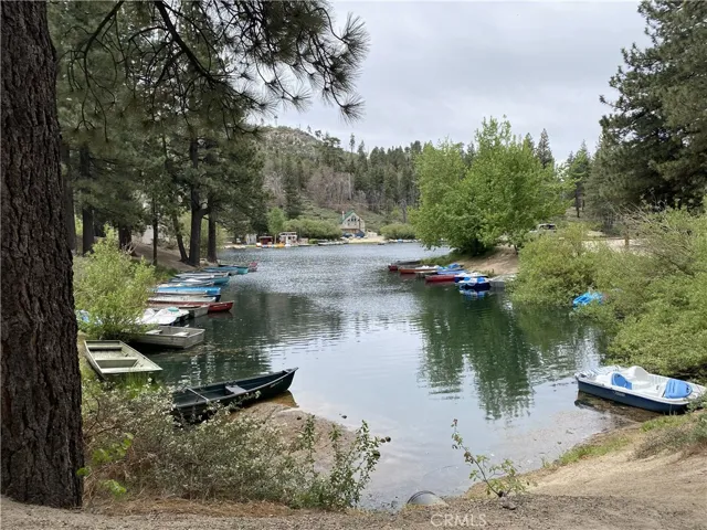 Close Proximity To The Lake!