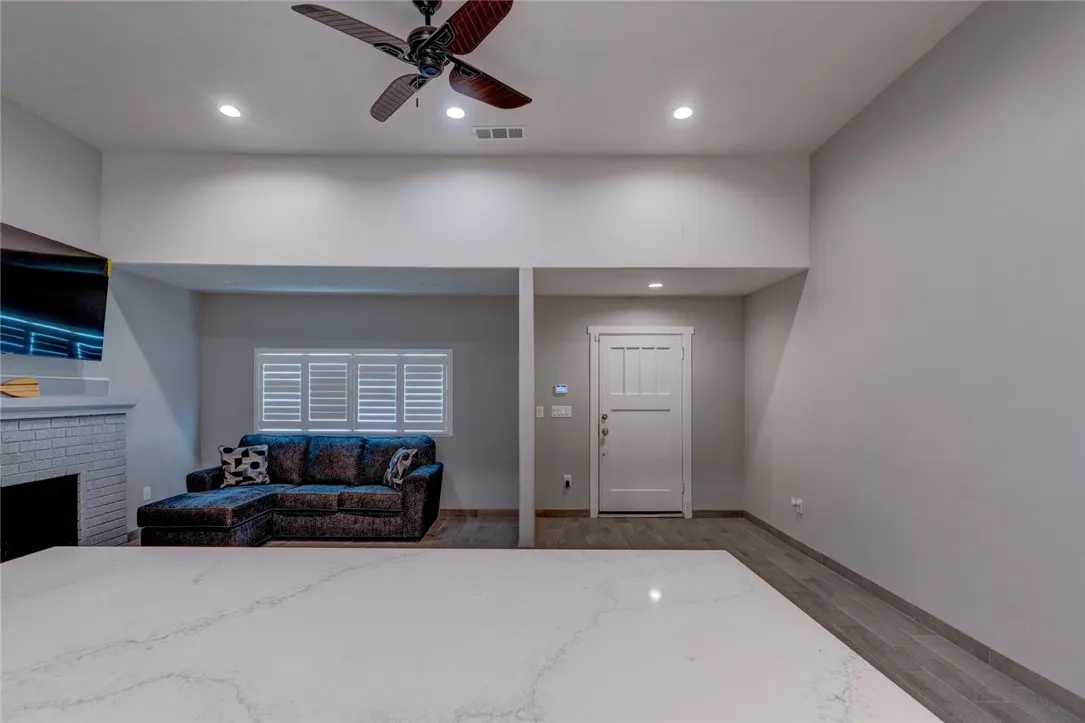 15 E 22nd, Merced, California 95340 home-pic-12