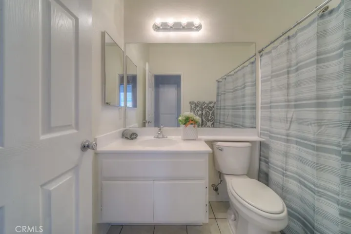 11660 Desert Falls, Adelanto, California 92301