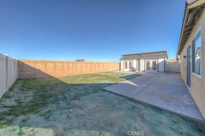 11660 Desert Falls, Adelanto, California 92301