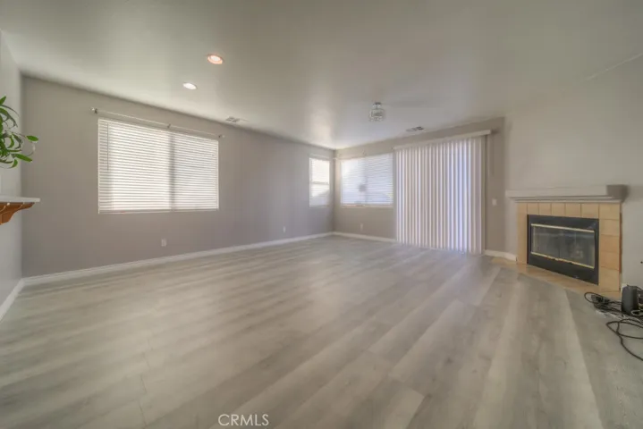 11660 Desert Falls, Adelanto, California 92301