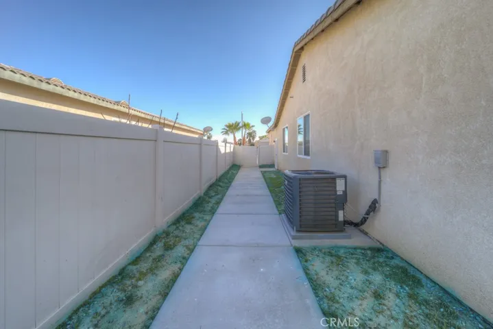 11660 Desert Falls, Adelanto, California 92301