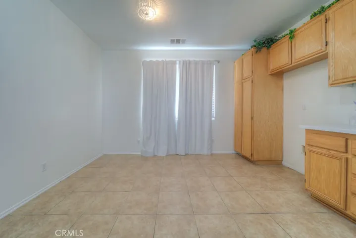 11660 Desert Falls, Adelanto, California 92301