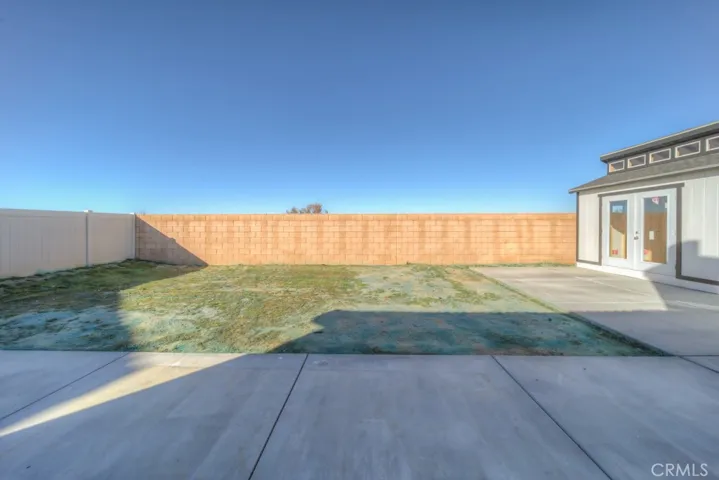 11660 Desert Falls, Adelanto, California 92301