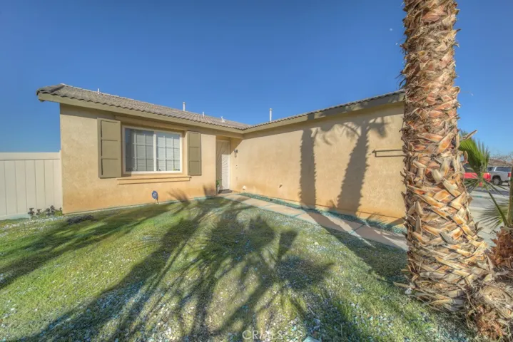 11660 Desert Falls, Adelanto, California 92301