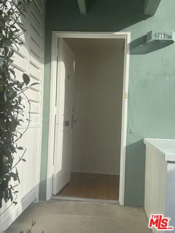 5259 1/2 Village Green, Los Angeles, California 90016